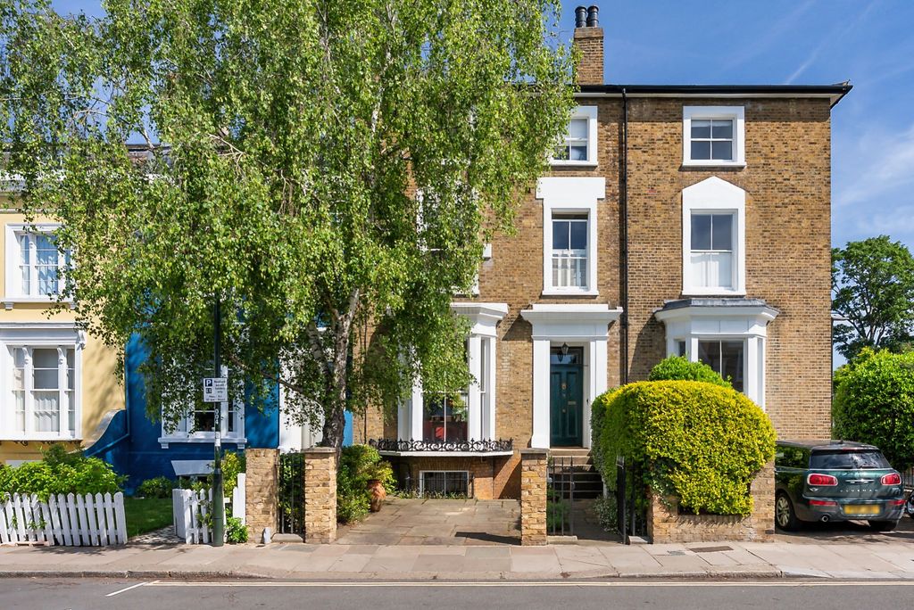 Property photo 2 of 45