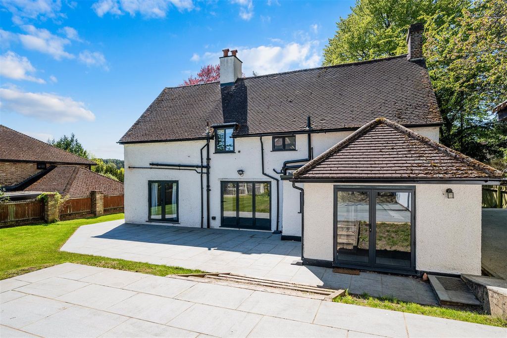 Additional image 21 of 4 bed detached house for saleWoodfield Hill, Coulsdon CR5