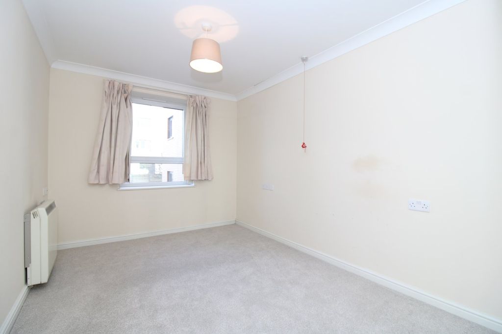 Property photo 3 of 12 Bedroom