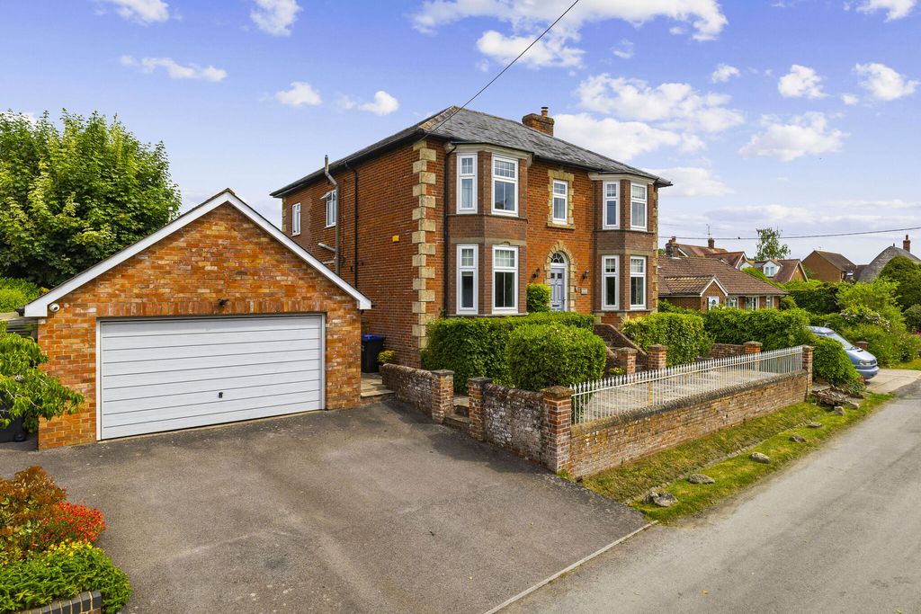 Property photo 1 of 21