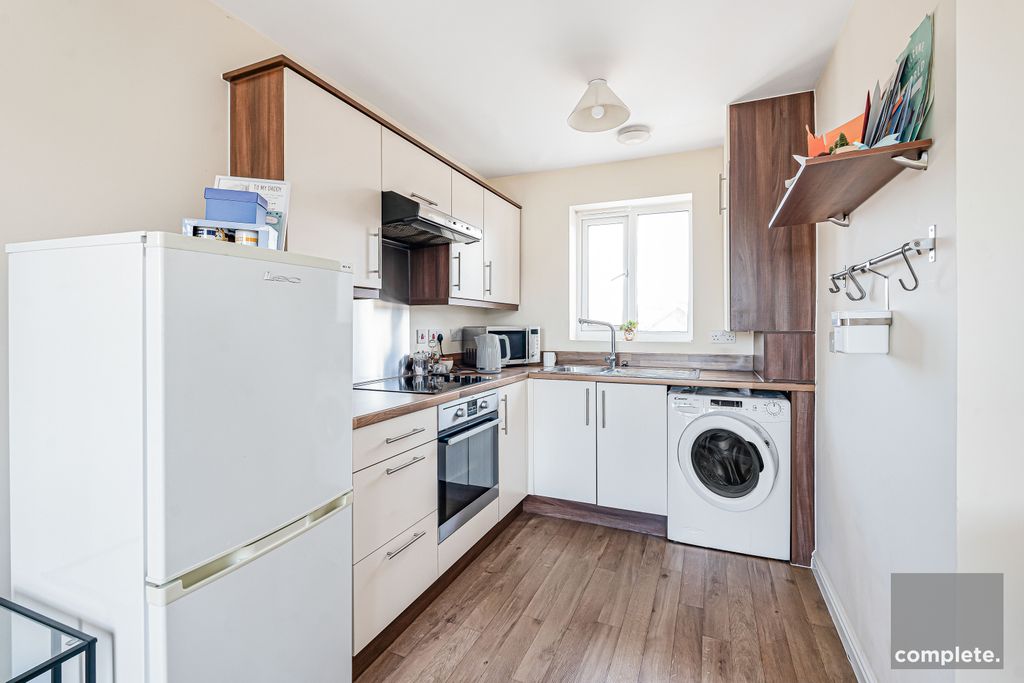 Property photo 2 of 10 8_89752_Watermarked