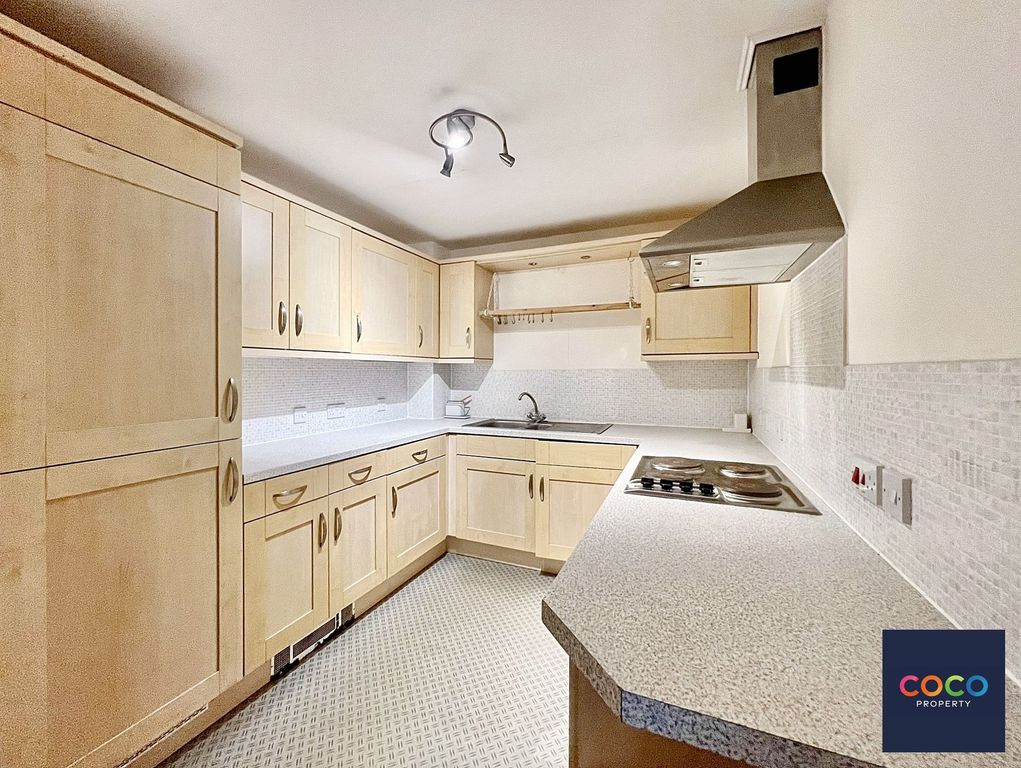 Property photo 3 of 11 Kitchen