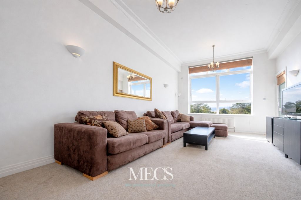 Property photo 3 of 12 5700324