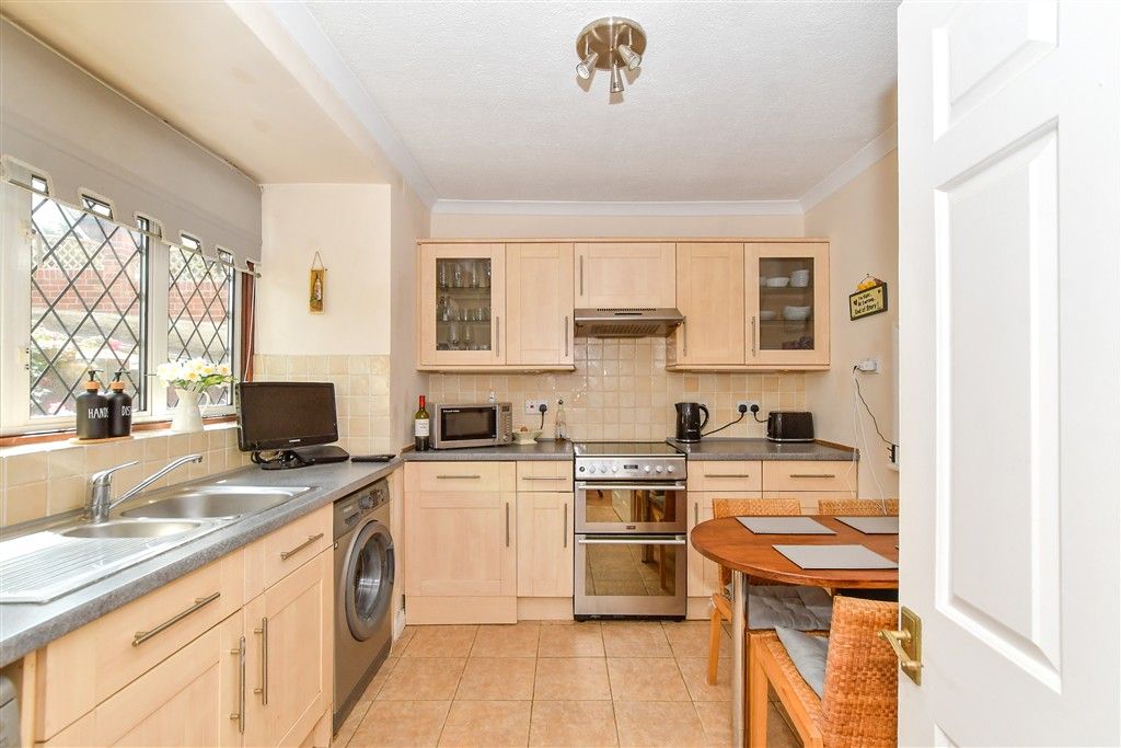 Property photo 3 of 15 Kitchen