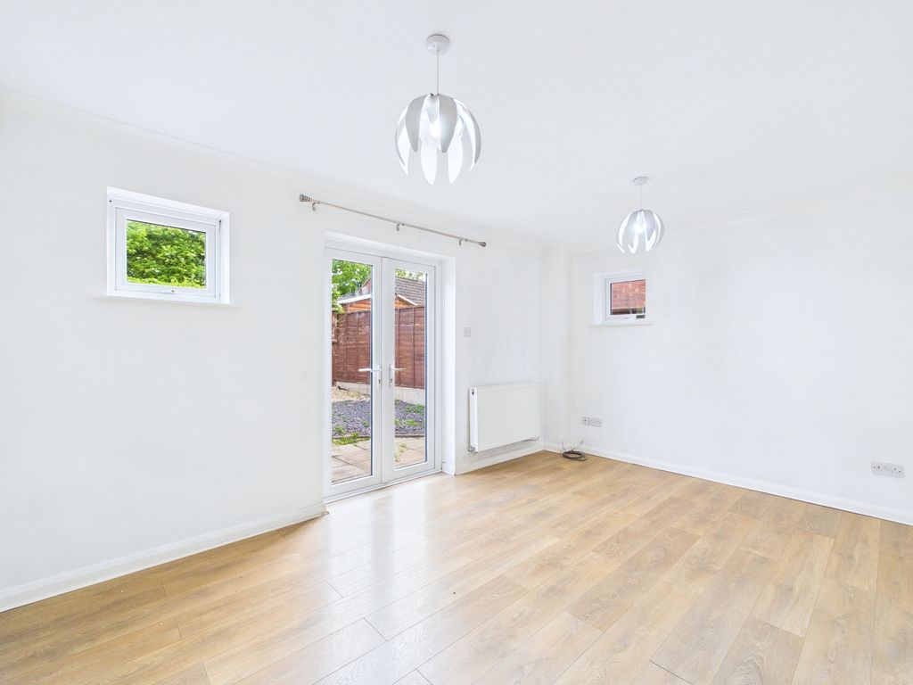 Property photo 2 of 8 Cam01909G0-Pr0499-Still005