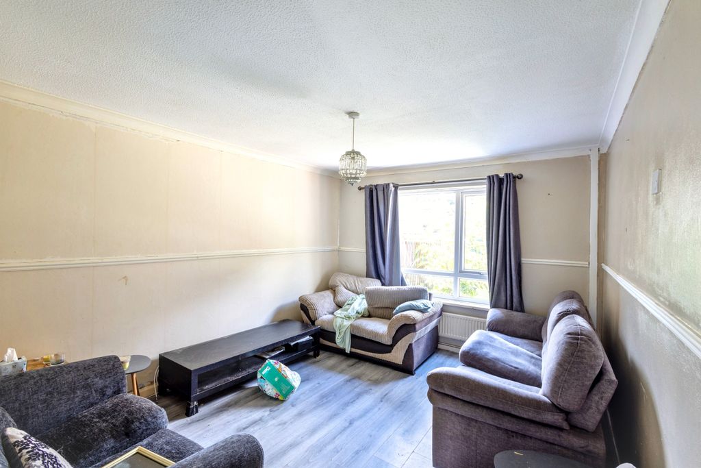 Property photo 2 of 16 22 Miniott Walk, Hemlington, Middlesbrough, Cleveland, Ts8 9Na