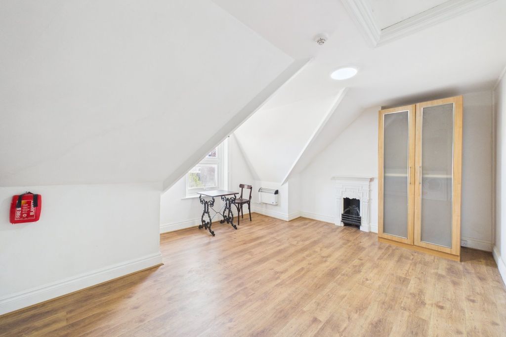 Property photo 1 of 6 Picture No. 05