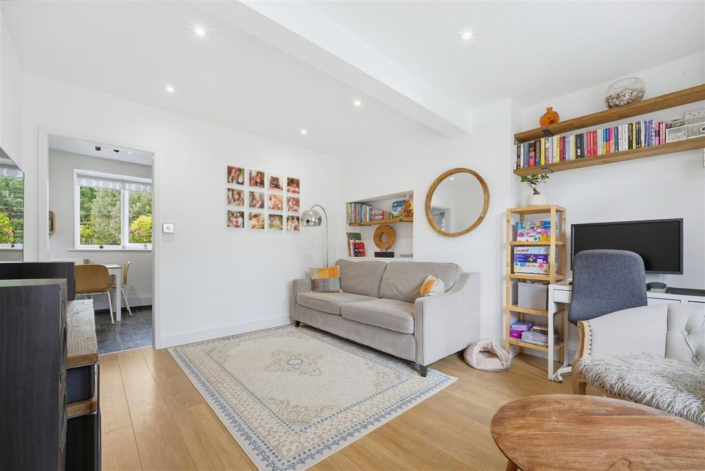 Property photo 3 of 15 33 Westcott Recp 2.Jpg