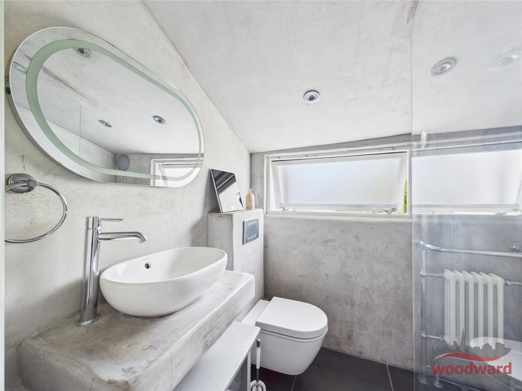 Property photo 3 of 9 Cam01320G0-Pr0332-Still011.Jpg