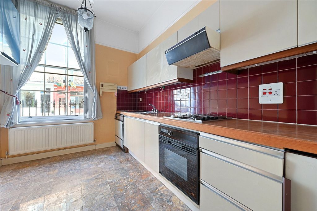 Property photo 2 of 16 Picture No. 15