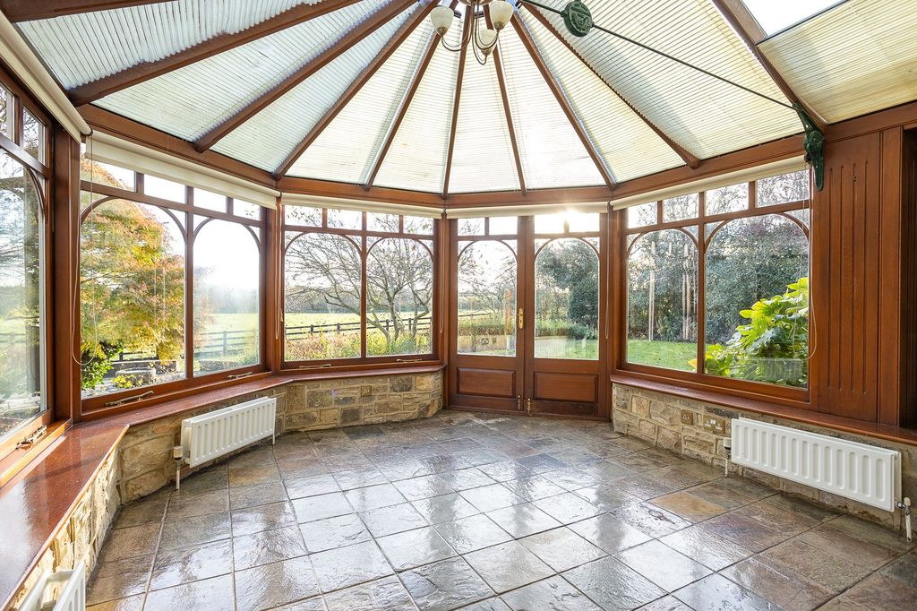 Property photo 3 of 49