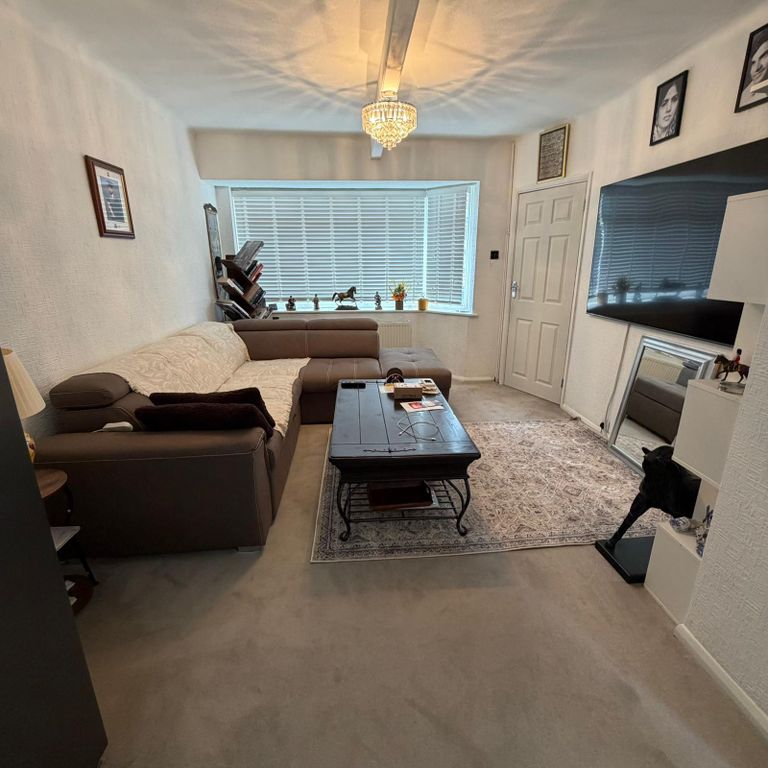 Property photo 3 of 8 Gallery