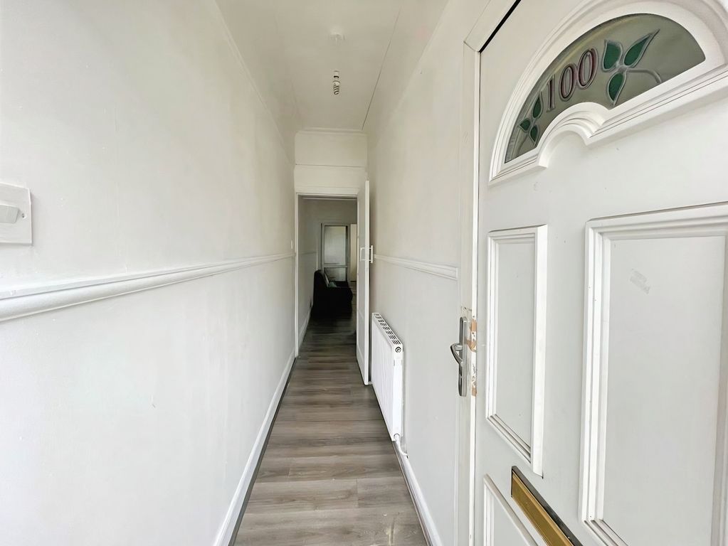 Property photo 2 of 11 2