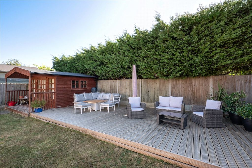 Property photo 2 of 22 Picture No. 20