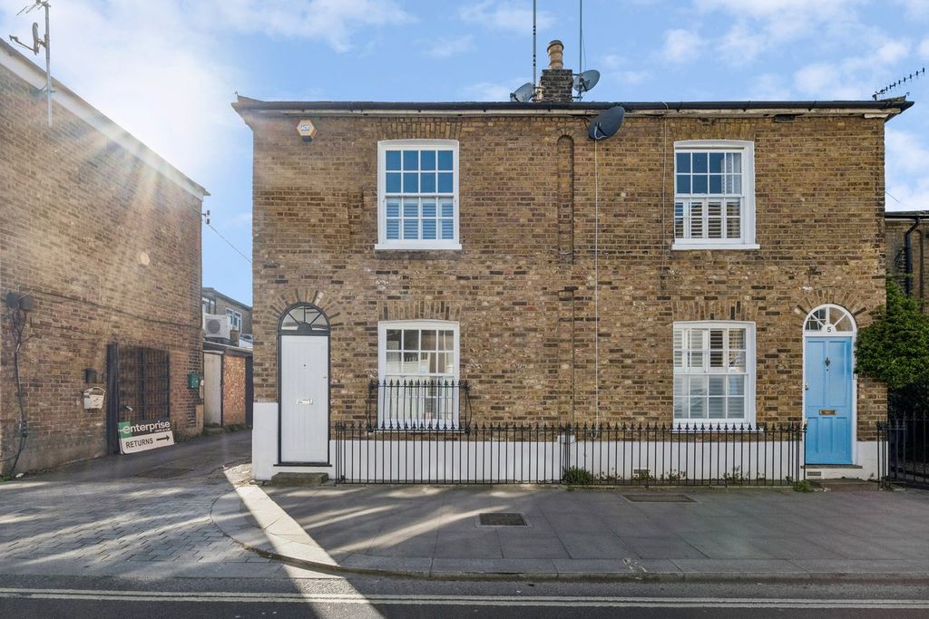 Property photo 2 of 9