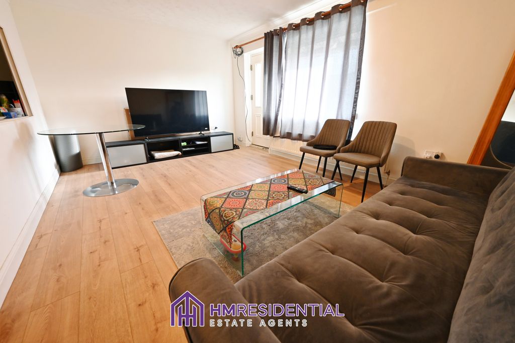 Property photo 2 of 7 Gallery