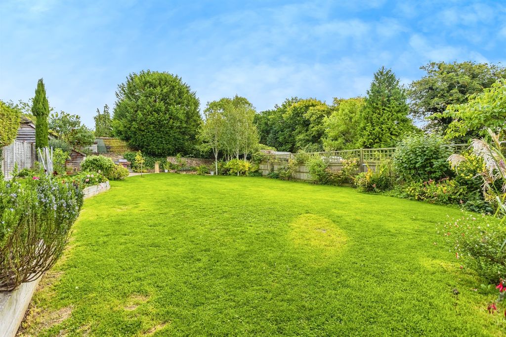 Property photo 2 of 23