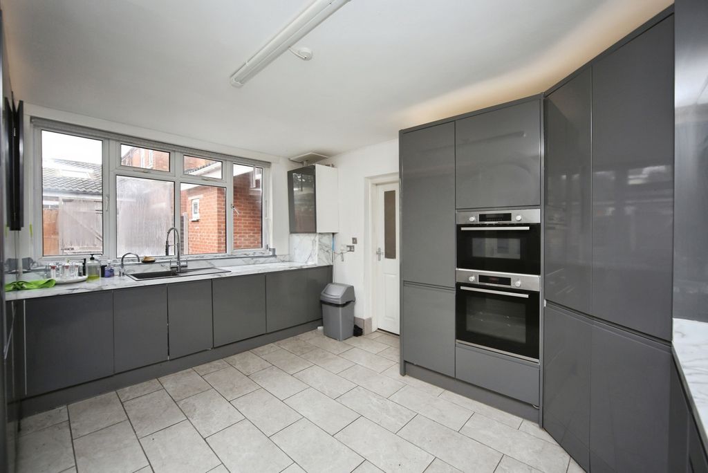 Property photo 3 of 20 Pbox-Img.Jpg