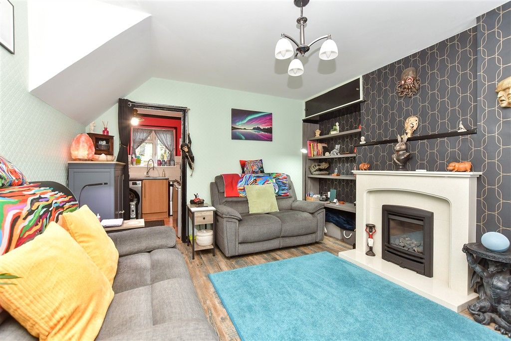 Property photo 3 of 10 Lounge