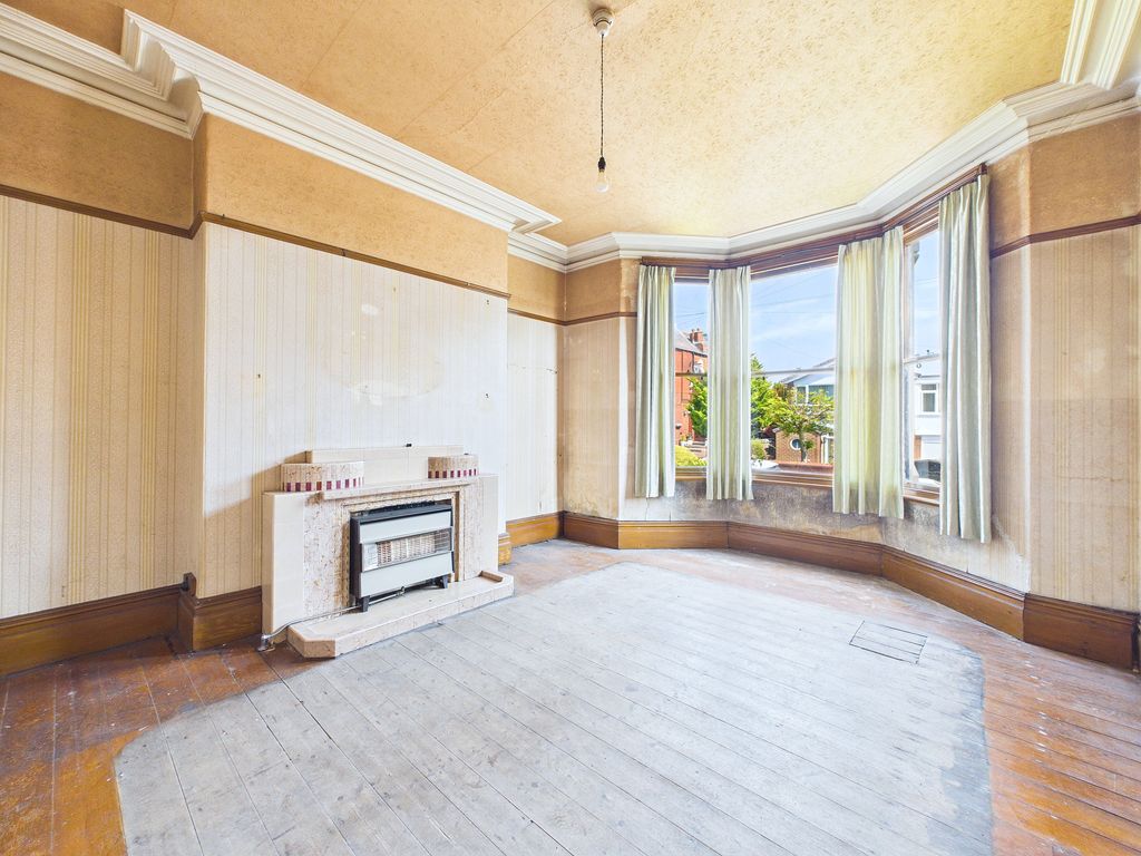 Property photo 3 of 37