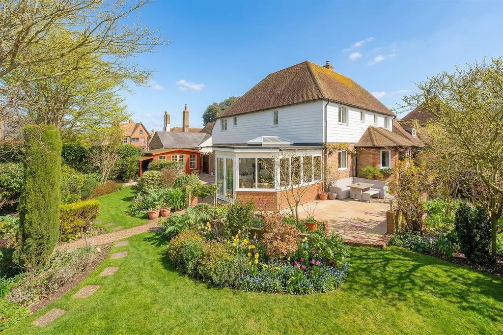 Property photo 2 of 38