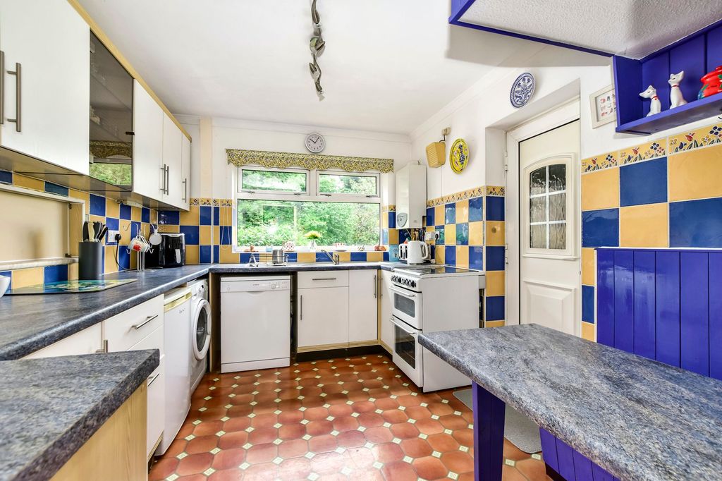 Property photo 3 of 21