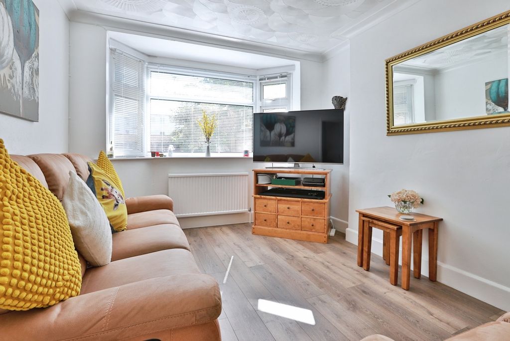 Property photo 3 of 20 Pbox-Img.Jpg