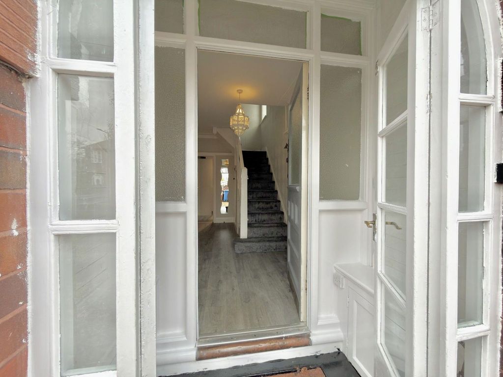 Property photo 3 of 33