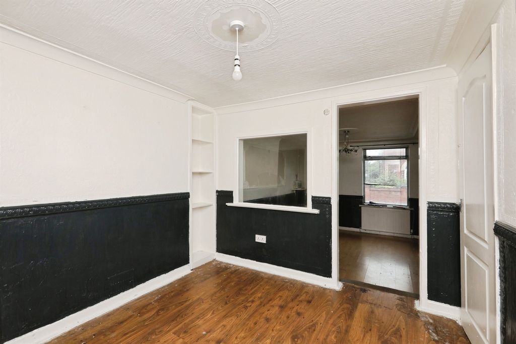 Property photo 3 of 14