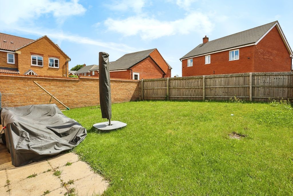 Property photo 2 of 17 Photo