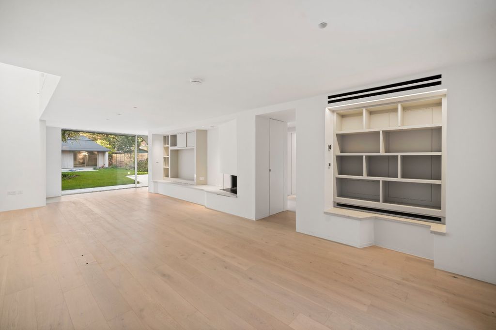 Property photo 3 of 19 Reception Room