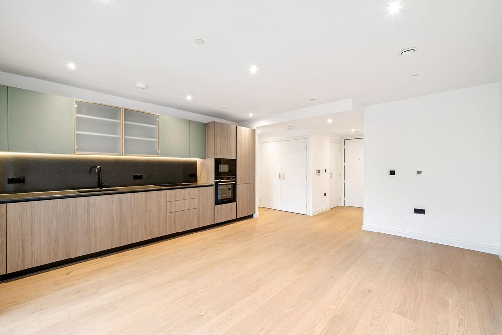 Property photo 2 of 14 Image