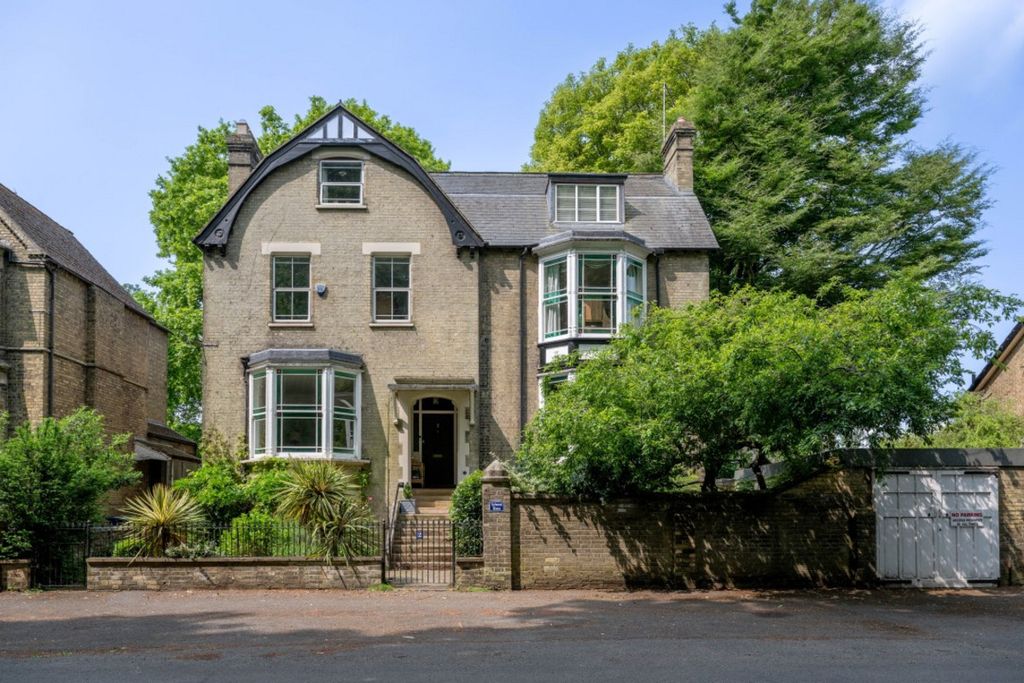 Property photo 1 of 36