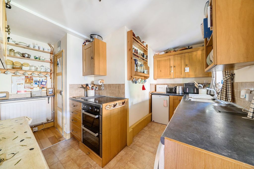 Property photo 3 of 22 Kitchen