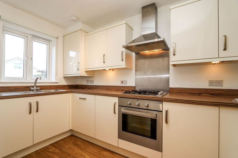 Property photo 3 of 12 Kitchen