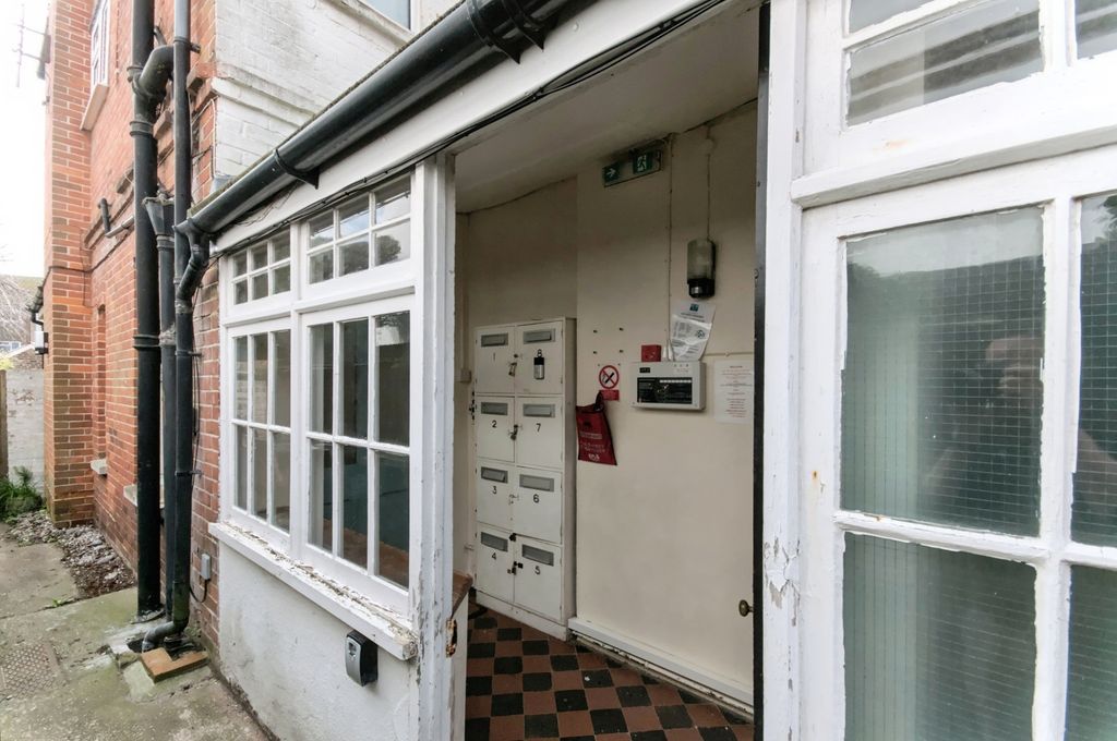 Property photo 2 of 8 Pbox-Img.Jpg