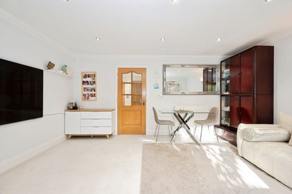 Property photo 3 of 12 Pbox-Img.Jpg