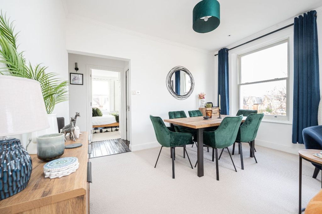 Property photo 3 of 28