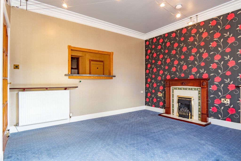 Property photo 3 of 44