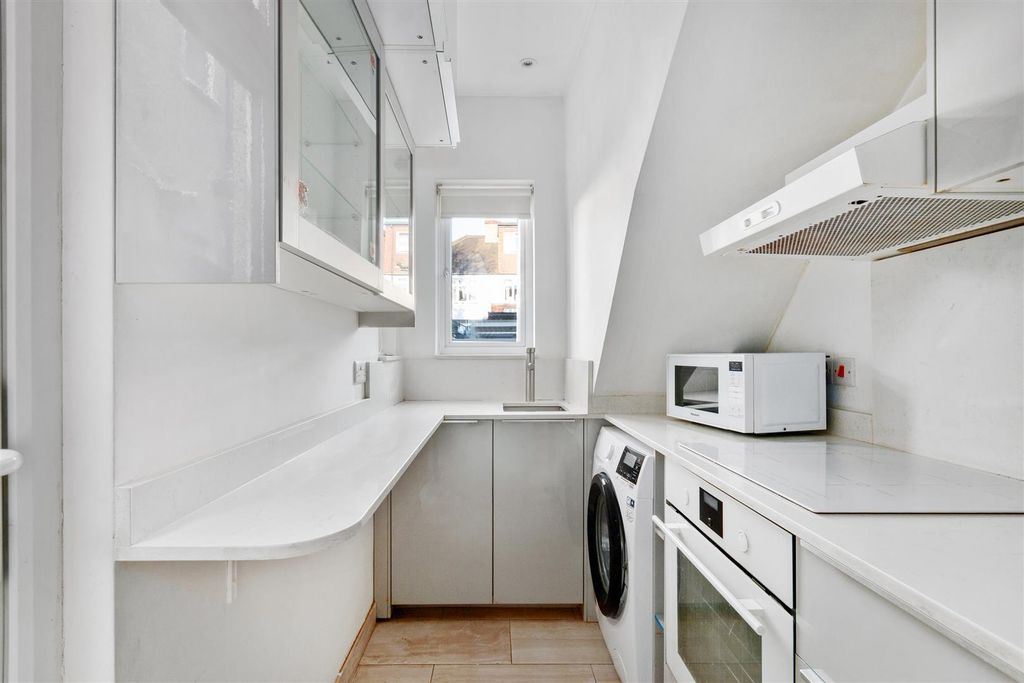 Property photo 2 of 12 Kitchen