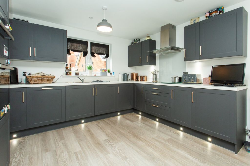 Property photo 3 of 14 Picture 3