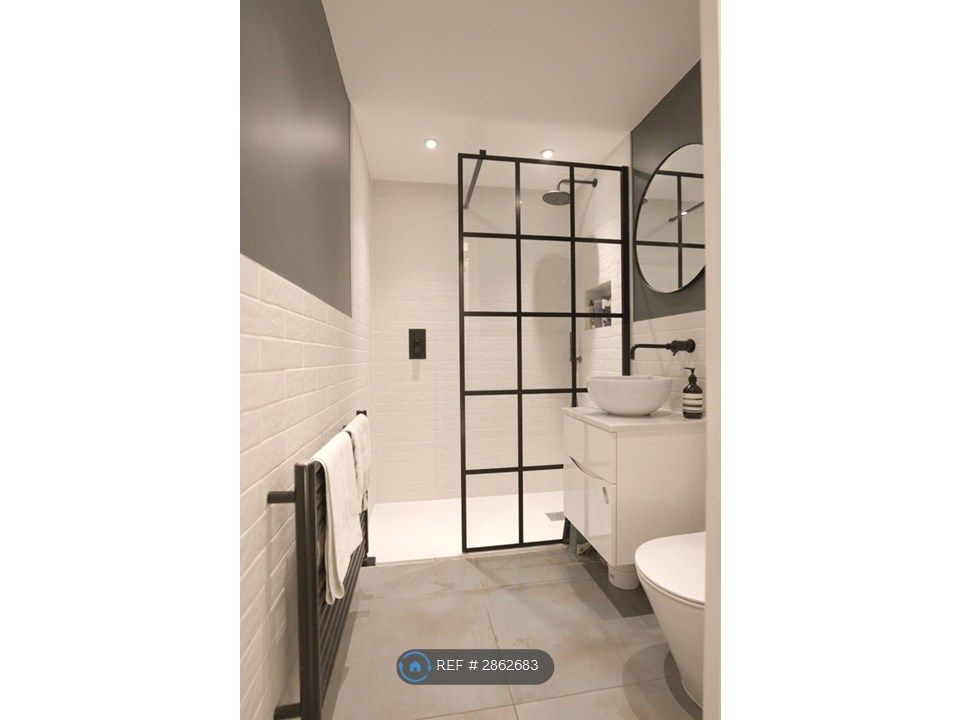 Property photo 3 of 13 Bathroom