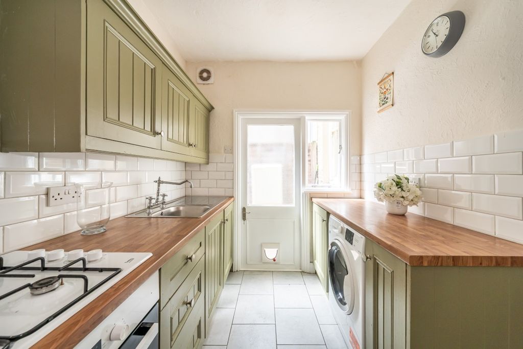 Property photo 2 of 14 10