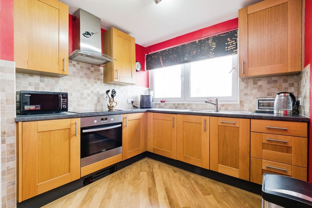 Property photo 3 of 17 Pbox-Img.Jpg