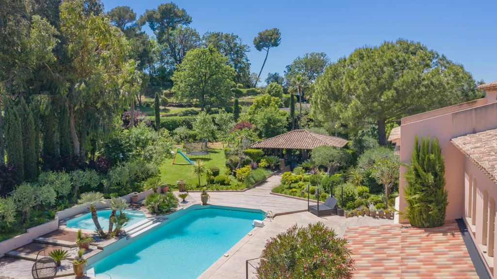 Property photo 2 of 12