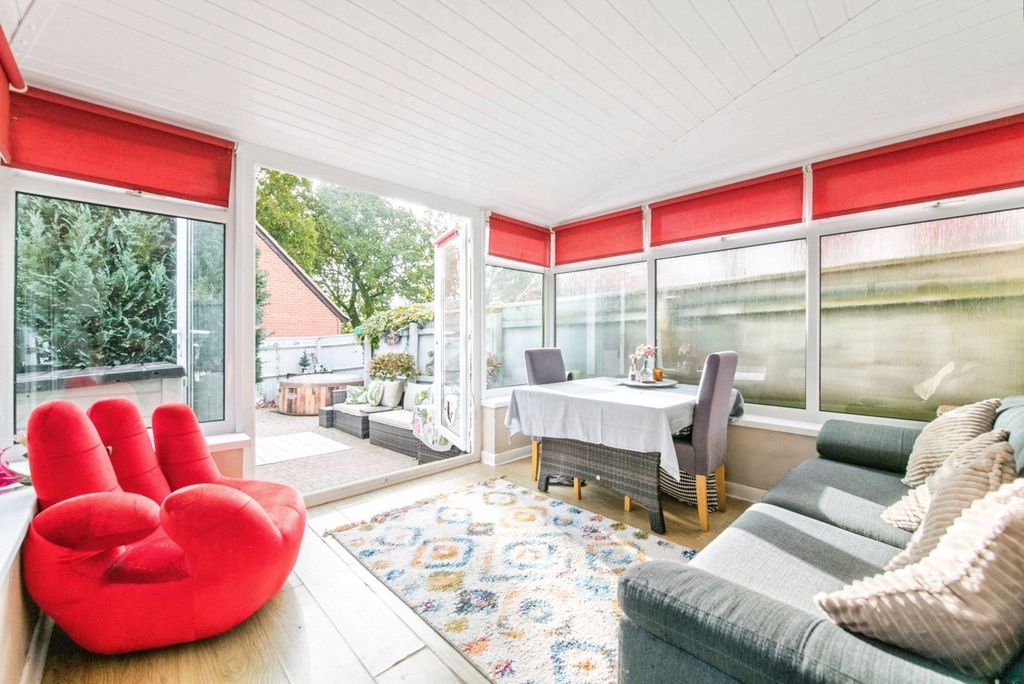 Property photo 3 of 17 Photo