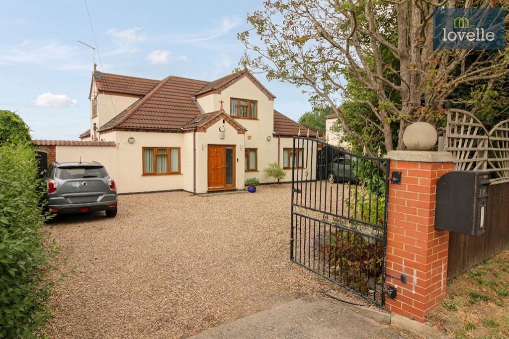 Property photo 1 of 39