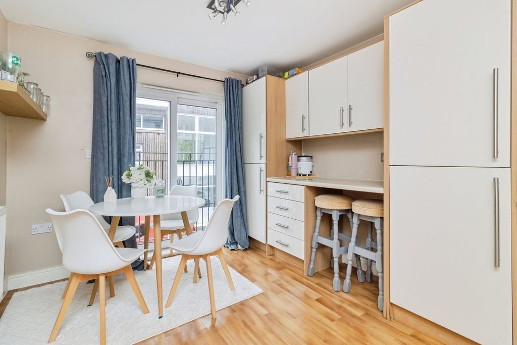 Property photo 3 of 14 Photo