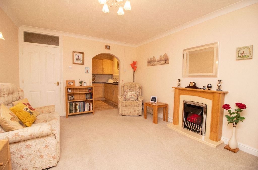 Property photo 2 of 14