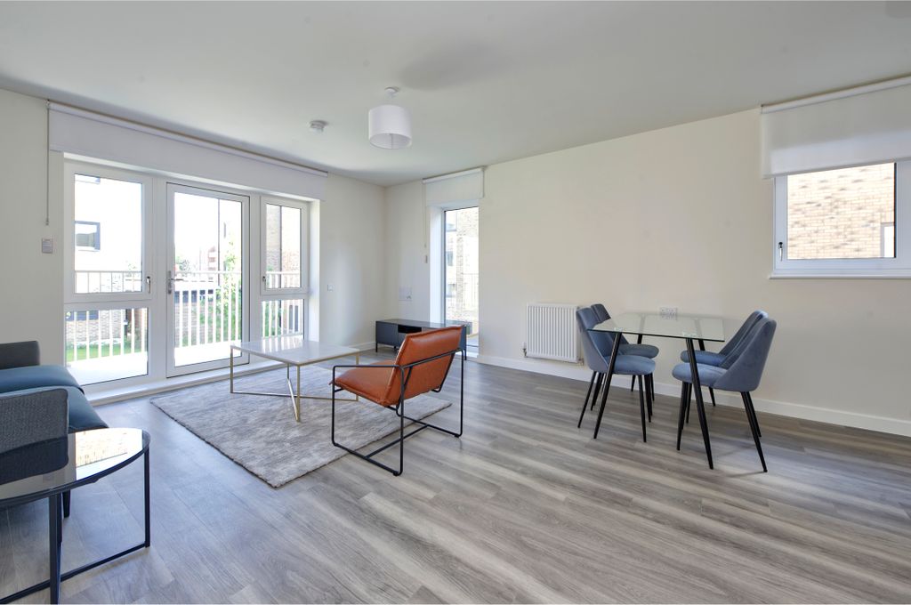 Property photo 1 of 17 Flat 6 Iris Hse-4402